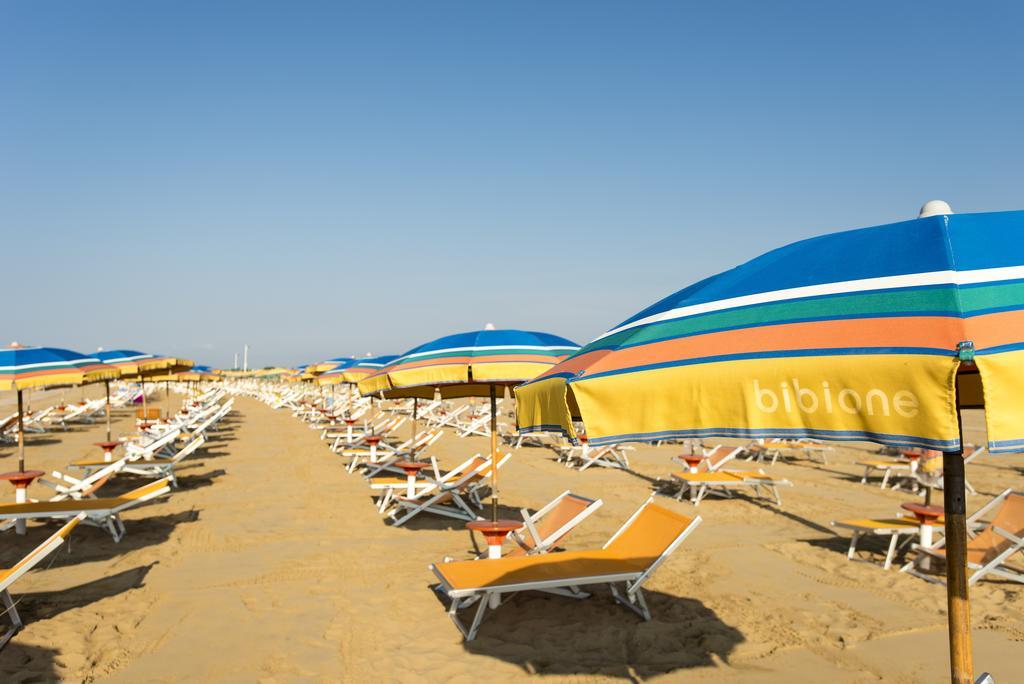 Apartment Gemini Con Piscina Bibione Buitenkant foto